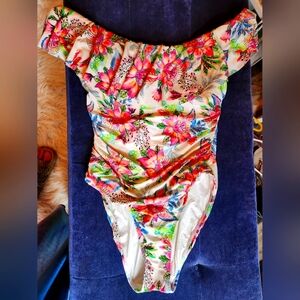 LA BLANCA sz12 1 piece bathing suit